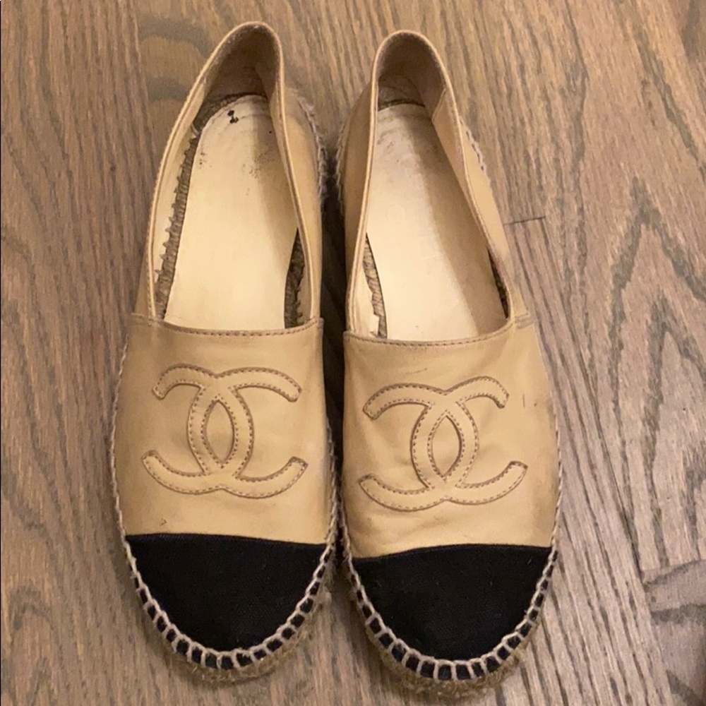 Authentic Chanel Lambskin Espadrilles beige Black.
